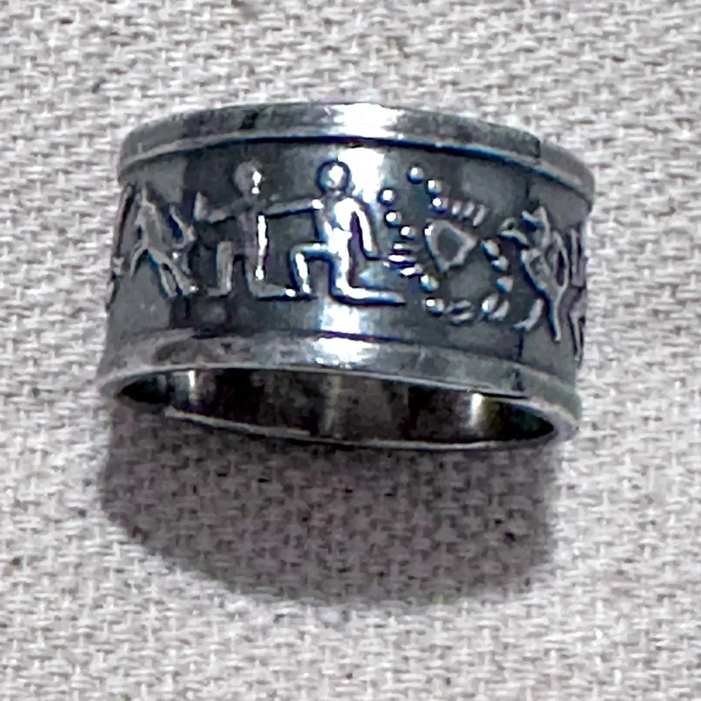 Vintage | Ring | Engraved Wide Silver-Tone Band Ring with Figurative Motif